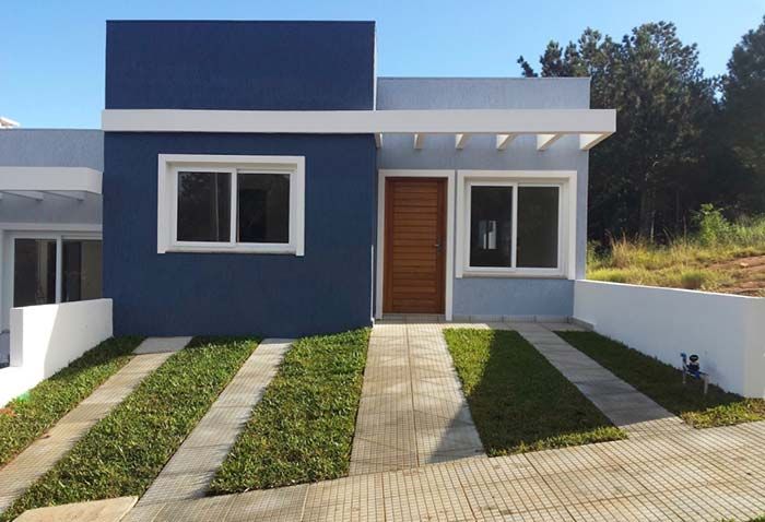 casa com parede azul escuro